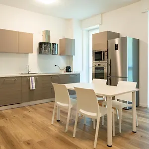 Appartamento 15min Metro Duomo - Rho Fiera - Skyscraper Kitchen, Milano